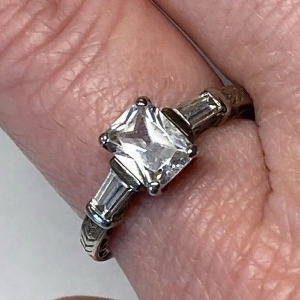 Art Deco Style 925 Sterling Silver CZ Ring Size 8 Baguette Chevron Band